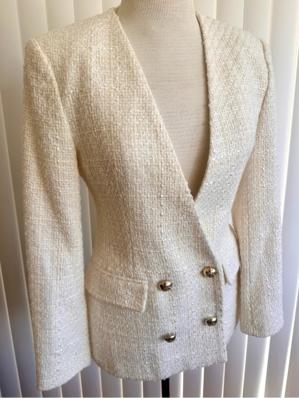 Zara White and Cream Bouclé Double-Breasted Blazer with Gold Buttons